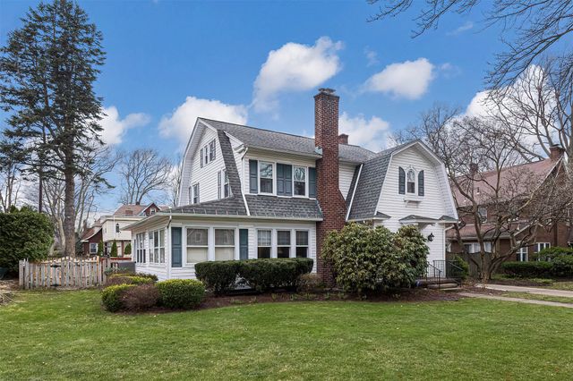 306 SHAWNEE Drive, Erie, PA 16505