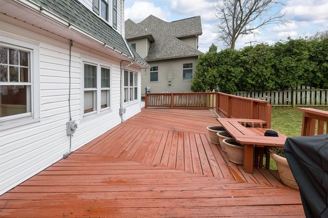 306 SHAWNEE Drive, Erie, PA 16505