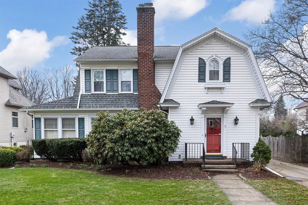 306 SHAWNEE Drive, Erie, PA 16505