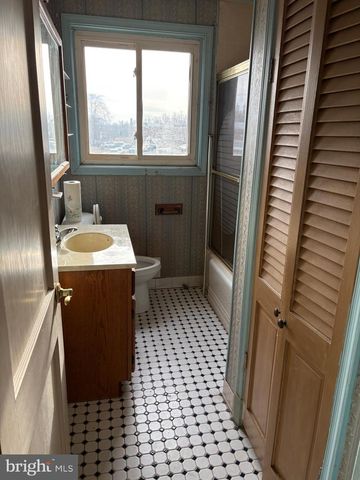 7832 ROCKBOURNE RD, Baltimore, MD 21222