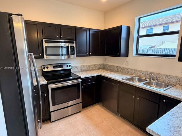3767 SE 3rd Ct, Homestead, FL 33033
