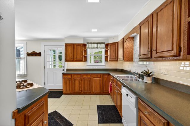 522 Vermont Route 100, Wardsboro, VT 05355