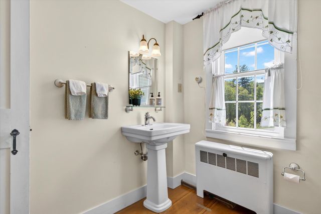 522 Vermont Route 100, Wardsboro, VT 05355