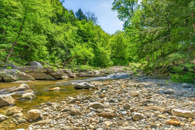 522 Vermont Route 100, Wardsboro, VT 05355