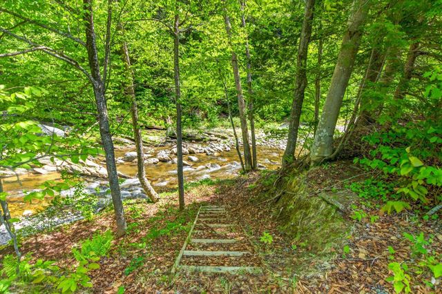 522 Vermont Route 100, Wardsboro, VT 05355