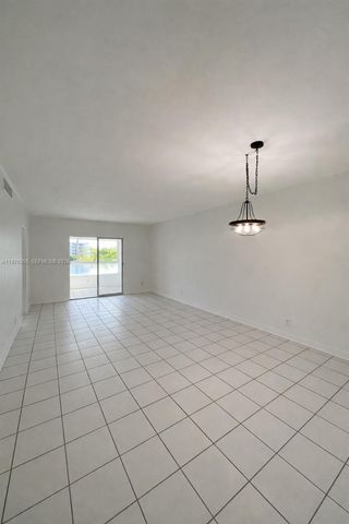 19255 NE 2nd Ave 2224, Miami, FL 33179