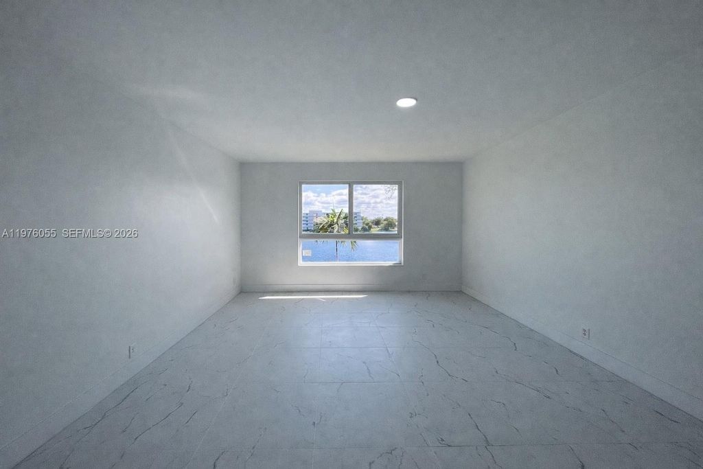 19255 NE 2nd Ave 2224, Miami, FL 33179