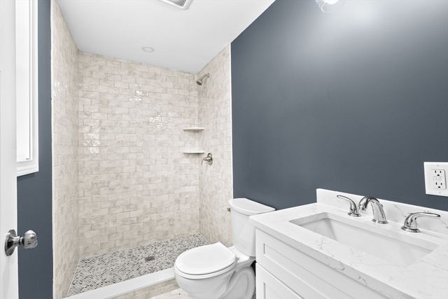 38 Siasconset Dr, Bourne, MA 02562