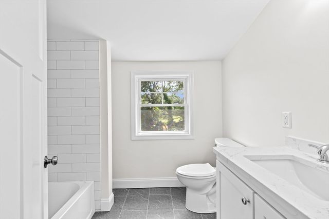 38 Siasconset Dr, Bourne, MA 02562