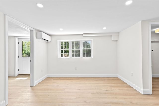 38 Siasconset Dr, Bourne, MA 02562