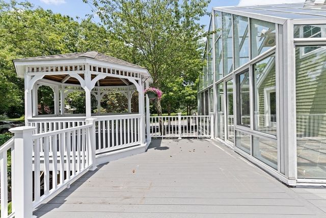 38 Siasconset Dr, Bourne, MA 02562