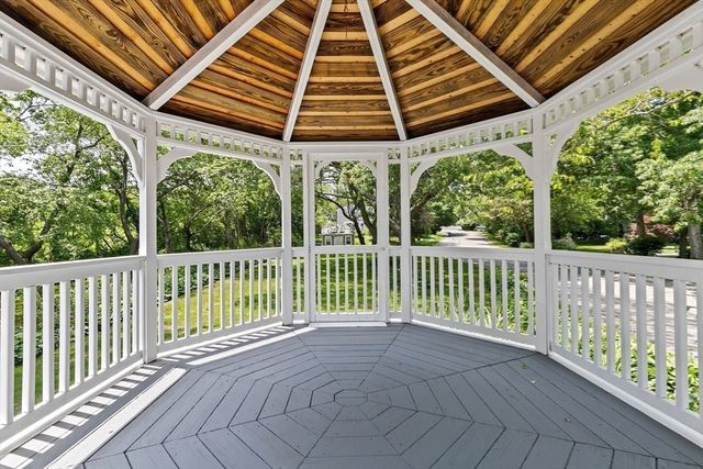 38 Siasconset Dr, Bourne, MA 02562