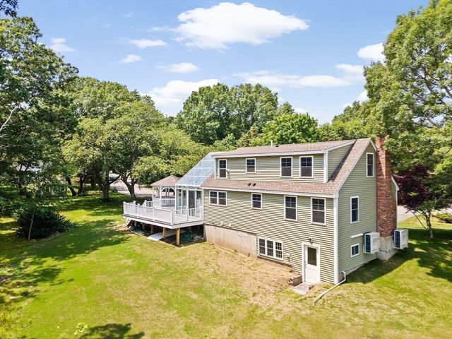 38 Siasconset Dr, Bourne, MA 02562