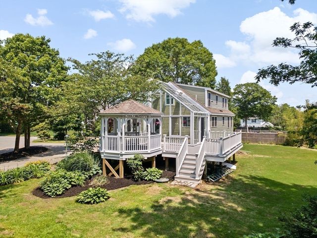 38 Siasconset Dr, Bourne, MA 02562