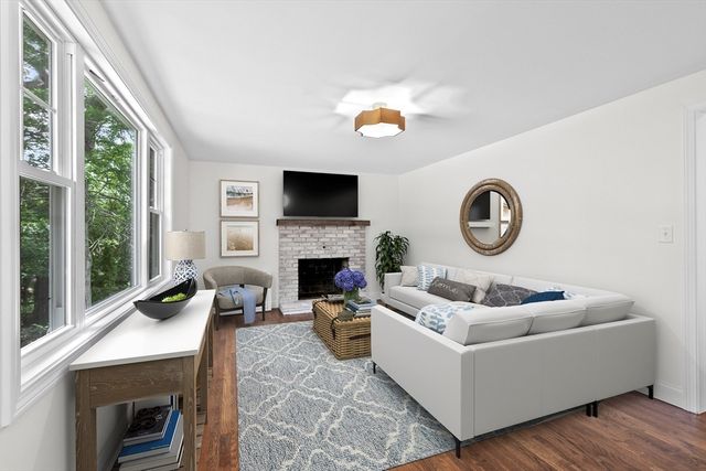 38 Siasconset Dr, Bourne, MA 02562