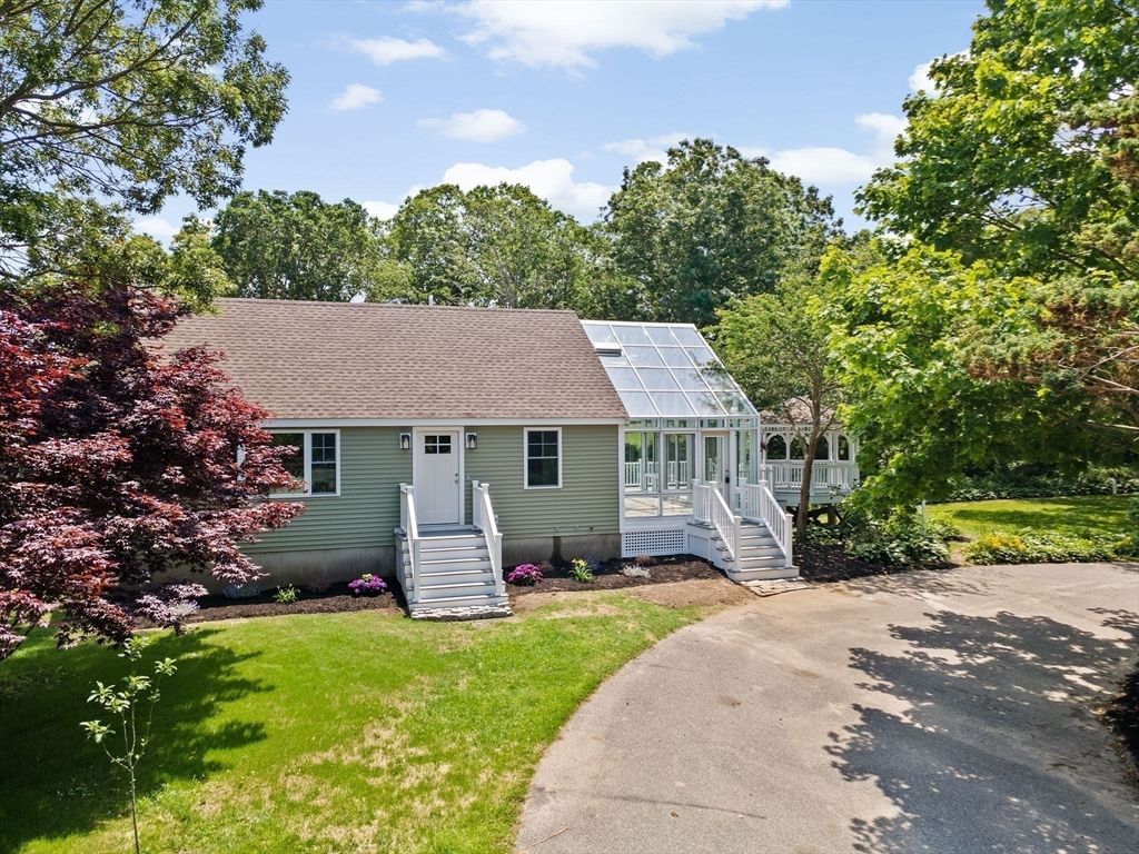38 Siasconset Dr, Bourne, MA 02562