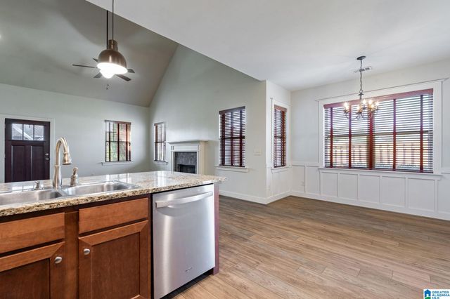 1044 CRAWFORD COURT, Chelsea, AL 35043