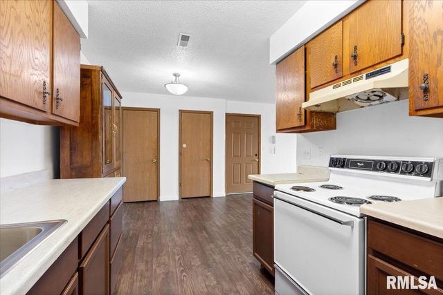 2875 TAYLOR Avenue, Springfield, IL 62703