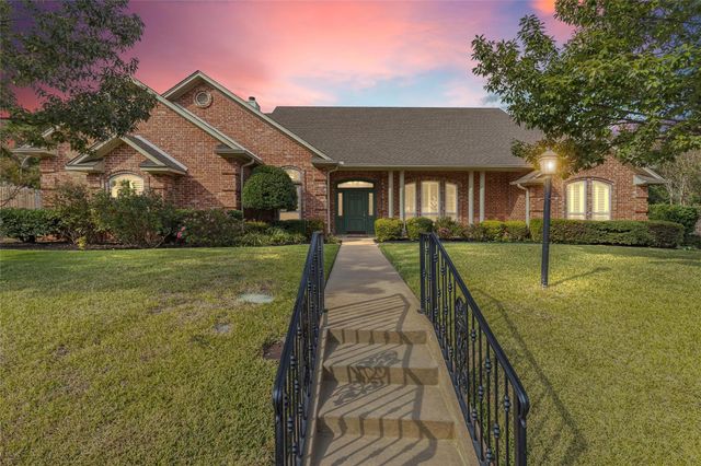 6400 Creekside Drive, Greenville, TX 75402