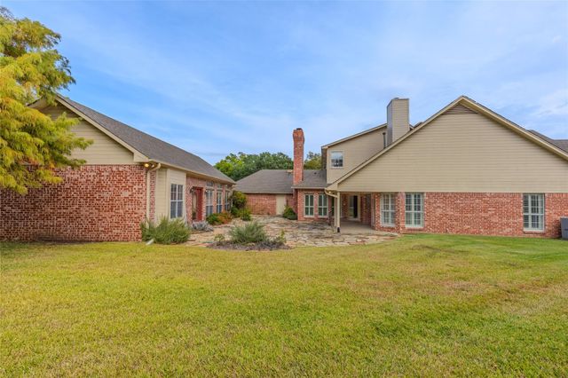 6400 Creekside Drive, Greenville, TX 75402