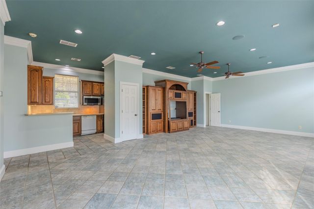 6400 Creekside Drive, Greenville, TX 75402