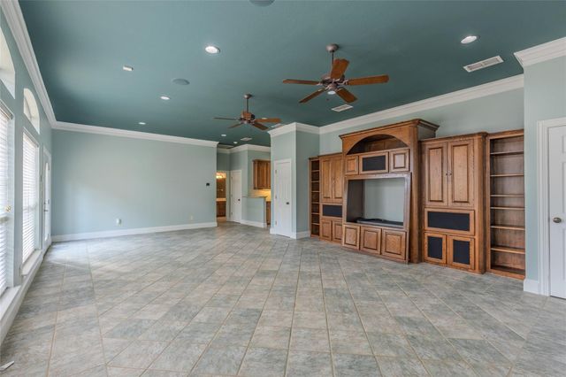 6400 Creekside Drive, Greenville, TX 75402