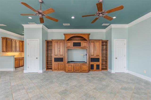 6400 Creekside Drive, Greenville, TX 75402