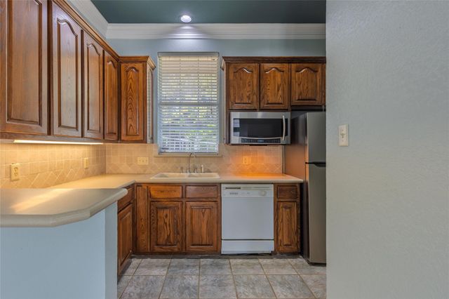 6400 Creekside Drive, Greenville, TX 75402