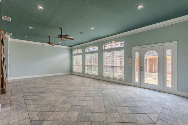 6400 Creekside Drive, Greenville, TX 75402
