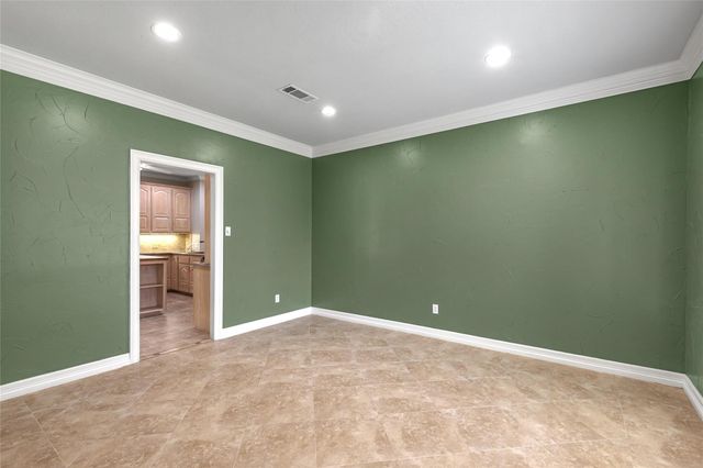 6400 Creekside Drive, Greenville, TX 75402