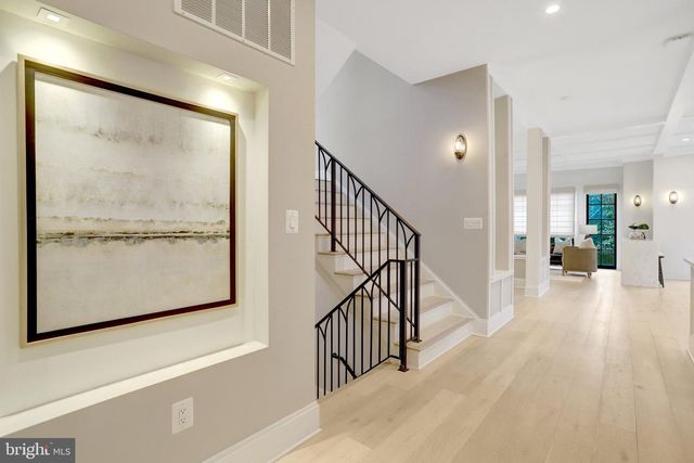 710 N HIGHLAND ST, Arlington, VA 22201