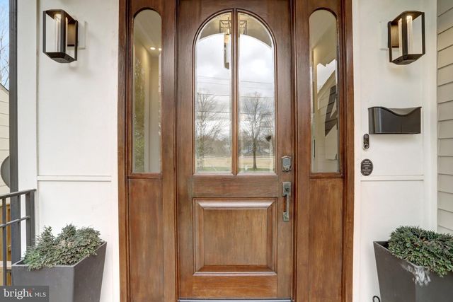 710 N HIGHLAND ST, Arlington, VA 22201