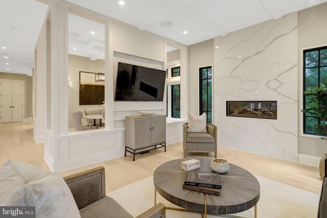 710 N HIGHLAND ST, Arlington, VA 22201