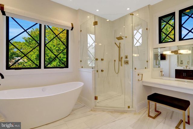 710 N HIGHLAND ST, Arlington, VA 22201