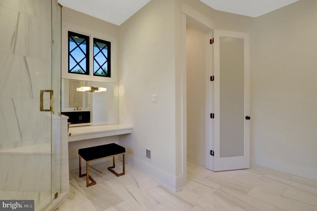 710 N HIGHLAND ST, Arlington, VA 22201