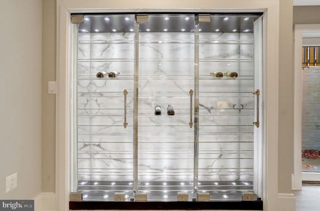 710 N HIGHLAND ST, Arlington, VA 22201