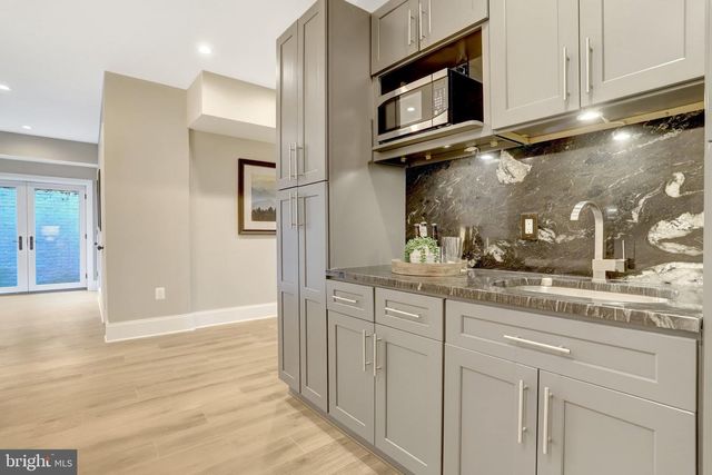 710 N HIGHLAND ST, Arlington, VA 22201