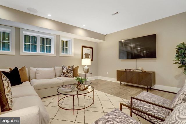 710 N HIGHLAND ST, Arlington, VA 22201