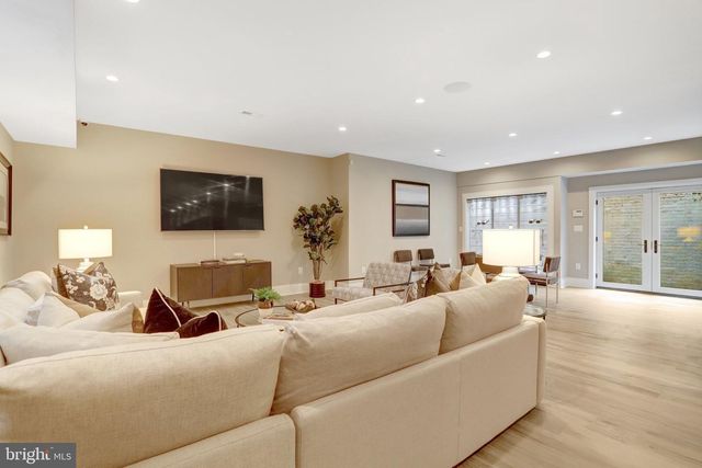 710 N HIGHLAND ST, Arlington, VA 22201