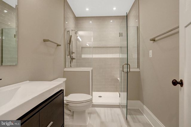 710 N HIGHLAND ST, Arlington, VA 22201