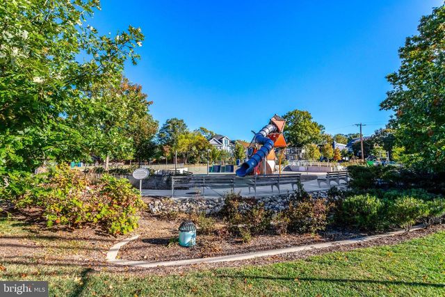 710 N HIGHLAND ST, Arlington, VA 22201