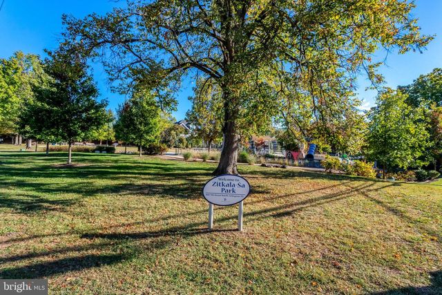 710 N HIGHLAND ST, Arlington, VA 22201