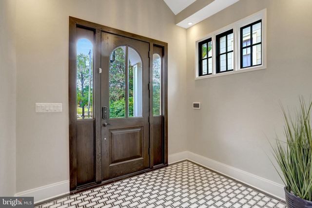 710 N HIGHLAND ST, Arlington, VA 22201