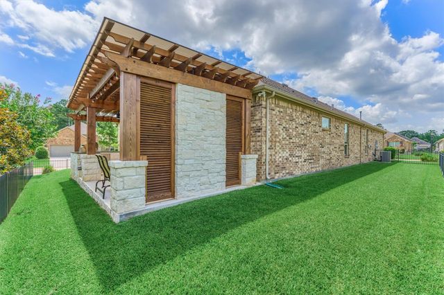 108 Wild Wick Way, Spring, TX 77382