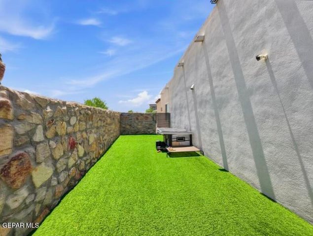12277 CLIFTON HILL Road, Horizon City, TX 79928