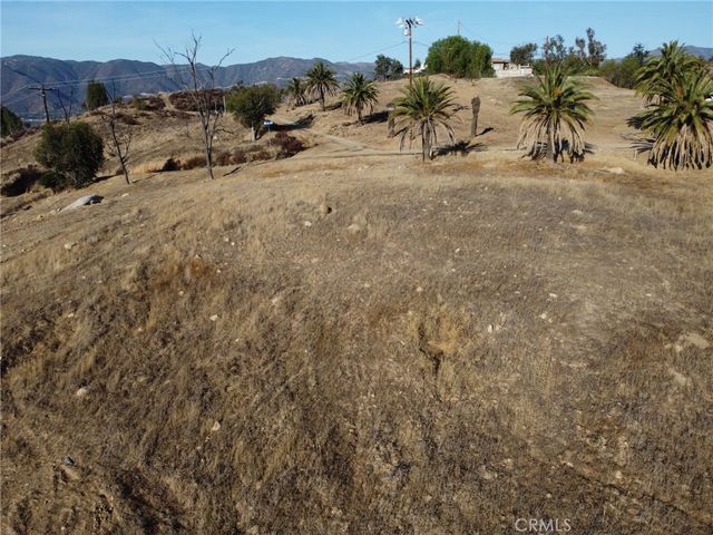 1 Hill Avenue, Lake Elsinore, CA 92530