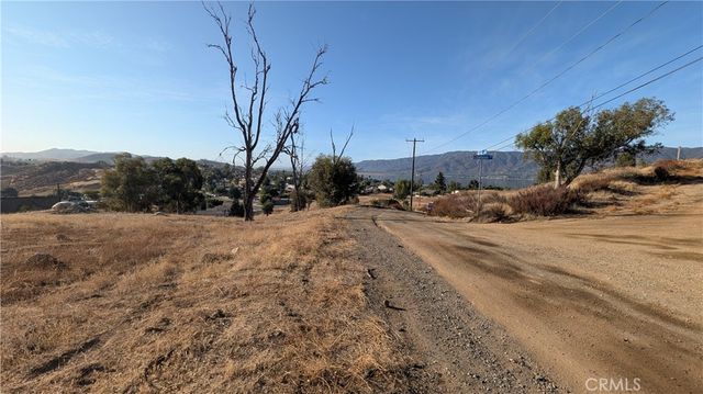 1 Hill Avenue, Lake Elsinore, CA 92530