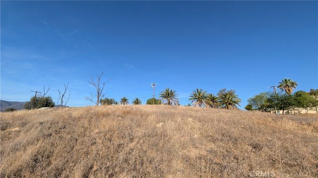 1 Hill Avenue, Lake Elsinore, CA 92530