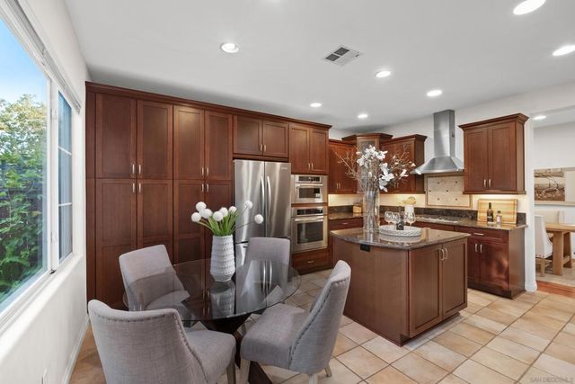 6442 Kinglet Way, Carlsbad, CA 92011