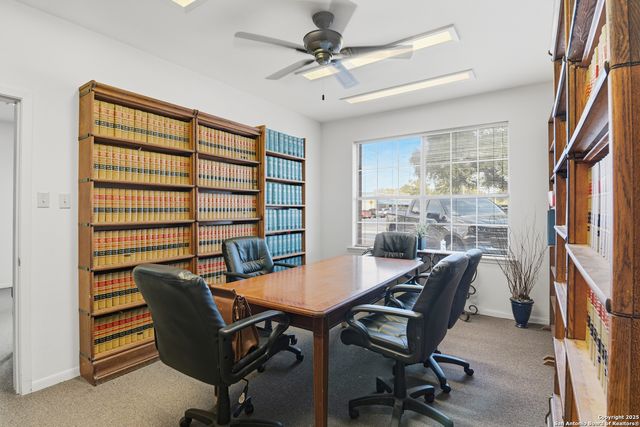 113 W Gonzales, Seguin, TX 78155